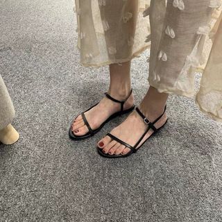 Giày sandal mảnh