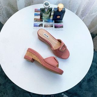 Dép đế xuồng sang chảnh
sỉ êm chân