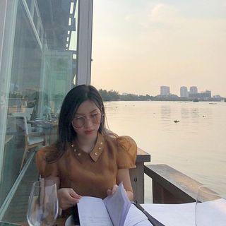 Đầm xoè dáng chữ A cổ sen