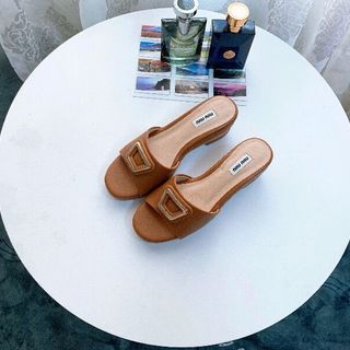 Dép đế xuồng sang chảnh
sỉ êm chân