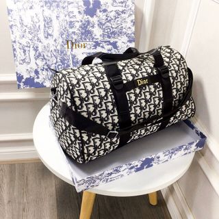 Tui du lịch xinh L