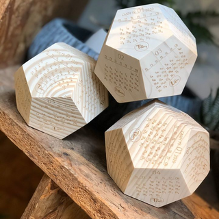 Lịch gỗ cao cấp để bàn 12 mặt Circle Decor