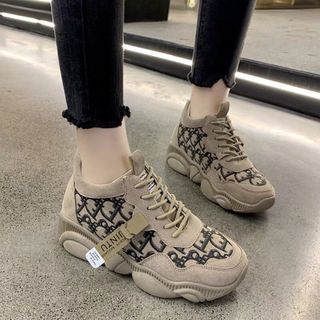 Giày bata họa tiết cá tính