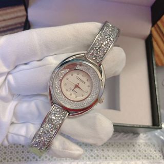Đồng hồ lắc si diêu xinh