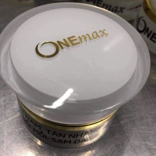 Kem nén trị nám one max bb white