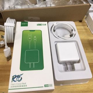 Sạc Bộ Nhanh OPPO VOOC 40 R15 sẵn hàng Là Model mới nhất giúp bạn sạc được 70 chỉ trong vòng 30p