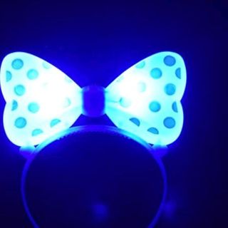 cài tóc thời trang hình nơ có đèn có sẵn pin