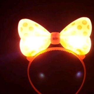 cài tóc thời trang hình nơ có đèn có sẵn pin đủ màu