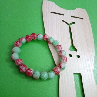 chuỗi đeo tay phong thủy 8li màu đỏ xanh