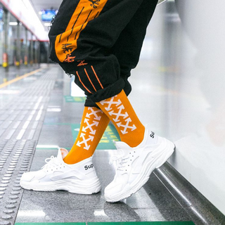 Tất cổ cao OFF WHITE và THRASHER