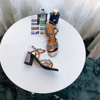 Sandal kim tuyến sang chảnh độ bền cao