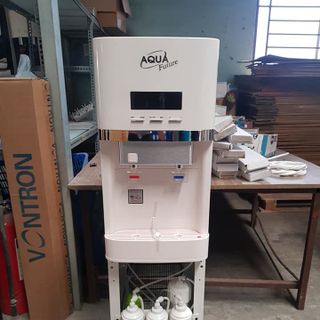 Máy lọc nước nóng lạnh màng hình điện tử