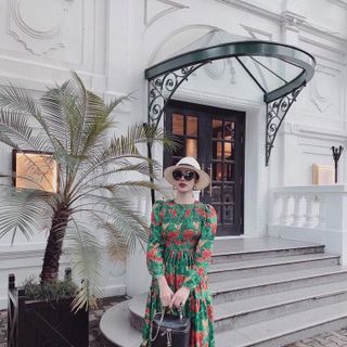 đầm xòe tay dài in họa tiết