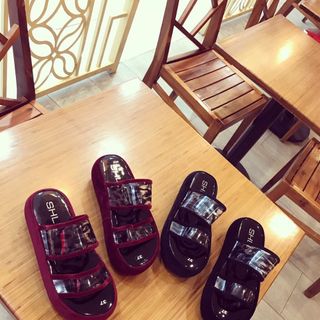Dép xuồng hai quai mika