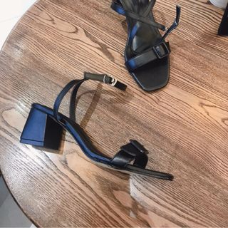 Giày sandal thấp mau