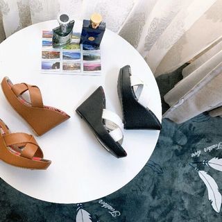 Dép suồng mẫu mới sang trọng độ bền cao