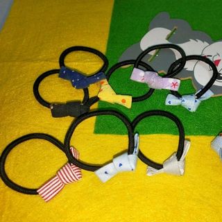 cột tóc nơ đủ màu
