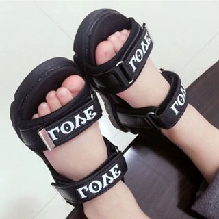 Giày sandal hai qu