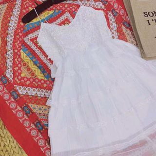 ĐẦM TRẮNG 2S VAI TẦNG