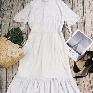 ĐẦM ĐUÔI CÁ TAY BÈO TRẮNG