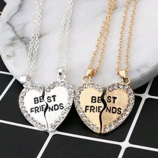 Dây chuyền cặp đôi giá 20k bao gồm 2 dây và 2 mặt nhe