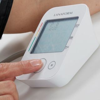 Máy đo huyết áp bắp tay Lanaform ABPM-100
