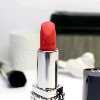 sét 2 cây son 53k gồm 2 son và hộp đựng rất sang trọng
