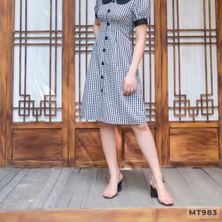 Đầm caro cổ phối đen
