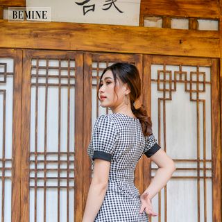 Đầm caro cổ phối đen