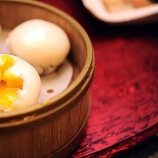 Kim sa trứng muối
