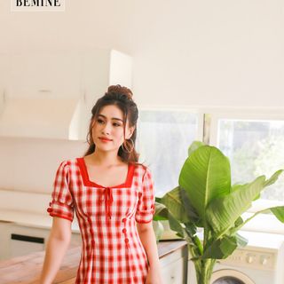 Đầm caro cổ phối
