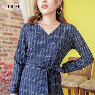 Đầm caro sơ mi cổ v