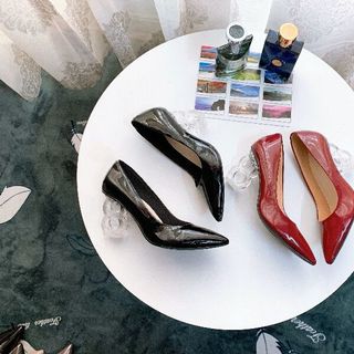 Giày Bít mêka cao cấp
Lót mút mềm và êm