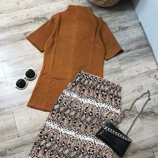 Set váy dập li áo form dài cổ cao 3p