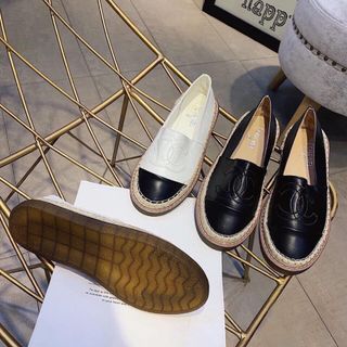 Giày moi phối mau da