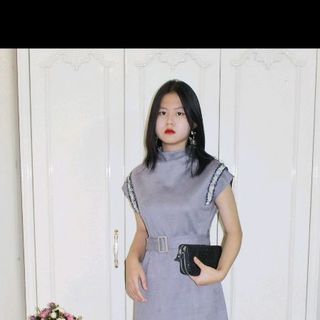 Váy da lộn cổ leo