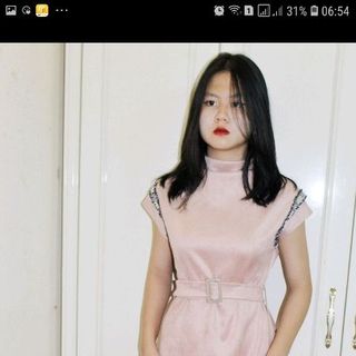 Váy da lộn cổ leo