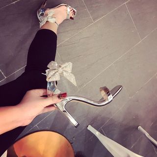 Giày sandal hoa đá xinh xắn