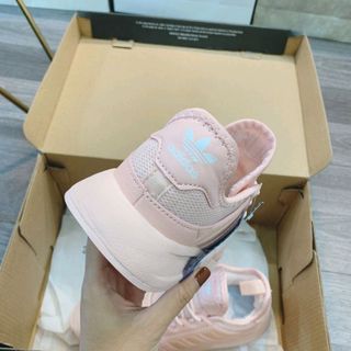 Sneaker nữ cổ thấp buộc dây hàng super