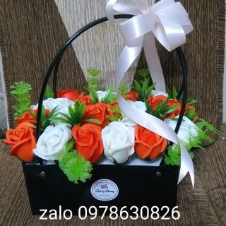 giỏ hoa sáp thơm 20 đến 30 bông cỏ điểm