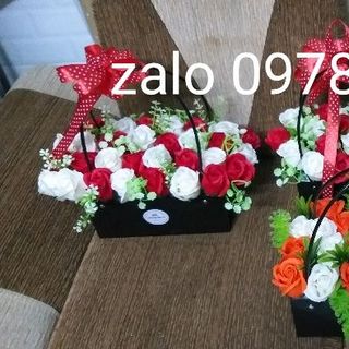 giỏ hoa sáp thơm 20 đến 30 bông cỏ điểm