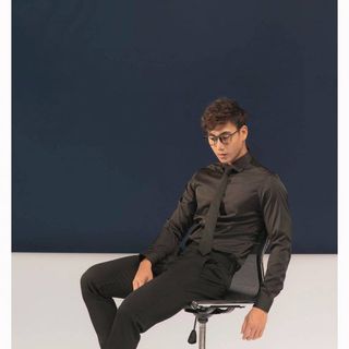 Áo sơ mi đen trơn CELEB CM01