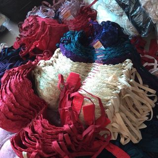 Áo ngực Lovely renmút mỏngdây trơn