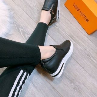 Slipon đế cao khóa cạnh kẻ đen