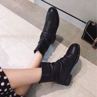 Boots da trơn kéo khóa gót 3p kem đen