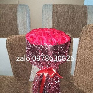 bó hoa sáp thơm 20 bông lưới tuyết hình tự chụp bằng cam thường