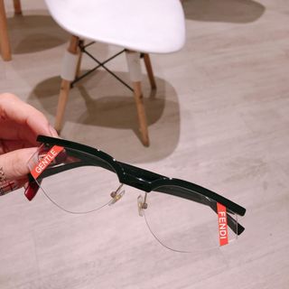 Kính mát model 140