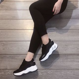 Sneaker độn đế êm cổ thấp màu đen