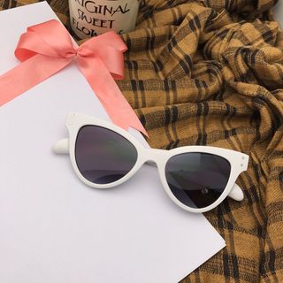 Kính mát model mắt mèo