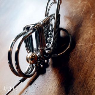 Móc khóa độc - kèm cây lấy ráy tai Refresh